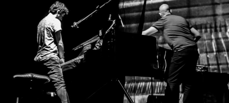 NACHO MUÑOZ E SOL ÁLVAREZ · COMPOSTELA IN-AUDITA