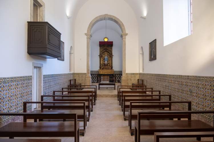 Visita Orientada ao Convento dos Capuchos: Além do Convento, os Frades Franciscanos e a Caparica