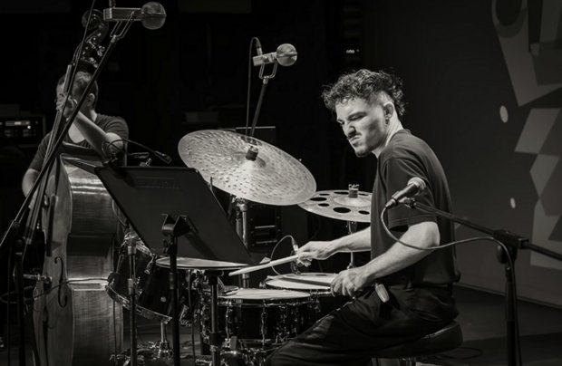 Projeto Centro de Estudos de Jazz Univ. Aveiro / Guimarães Jazz Hugo Santos 5tet