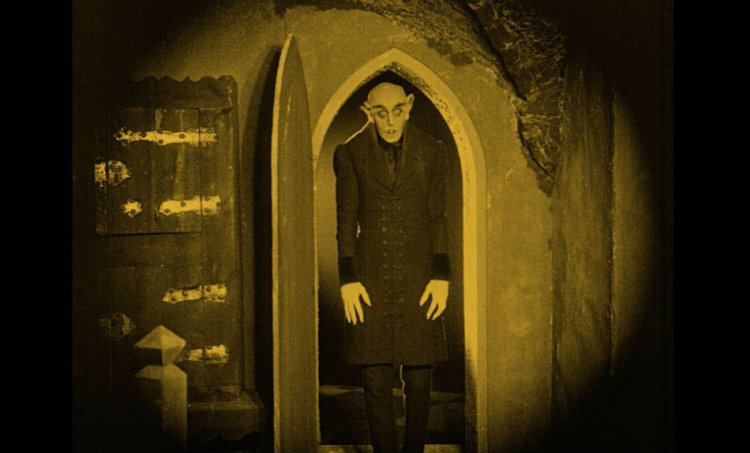 PreámBulo Nosferatu y Cortos de la Poli