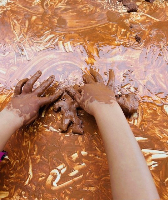 OFICINAS PARA FAMÍLIAS — MÃOS NA TERRA
