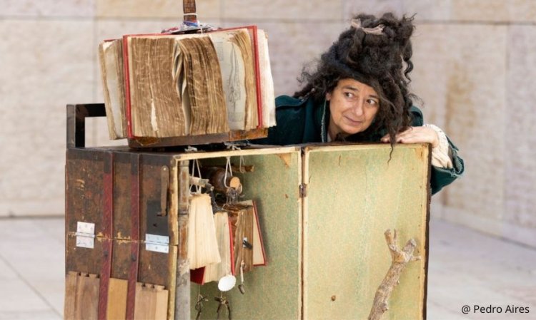 Tuiavii, da Companhia Caótica