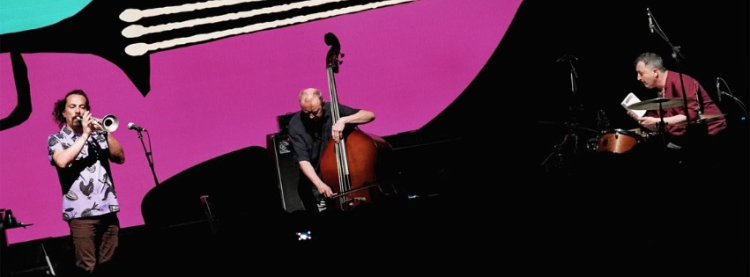 L.Vicente/J.Edwards/V.Trilla ⟡ J.Lencastre/J.Cambien/M.Formanek/J.Lencastre ⟡ ZDB