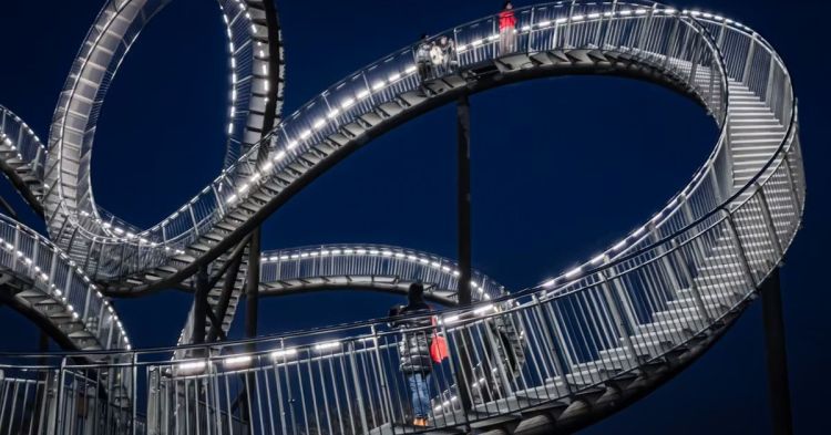 Polis: A Política da Cidade
                                Paola Viganò, João Ferrão