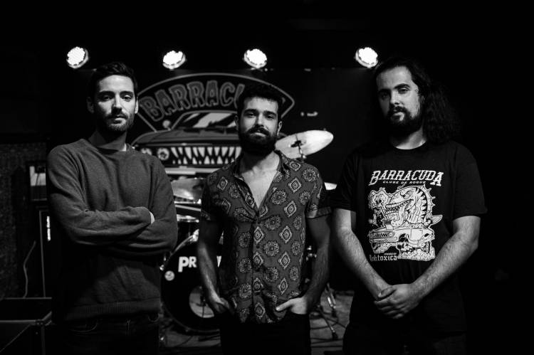 ★ ORANGOTANGO en THE TROOPER PUB Cangas do Morrazo ★