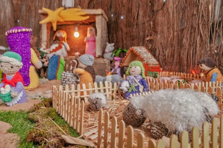 Belén de ganchillo en Casas de Miravete