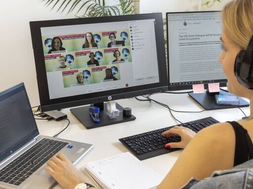 Unite! Networking Hub: cursos online de grande dimensão