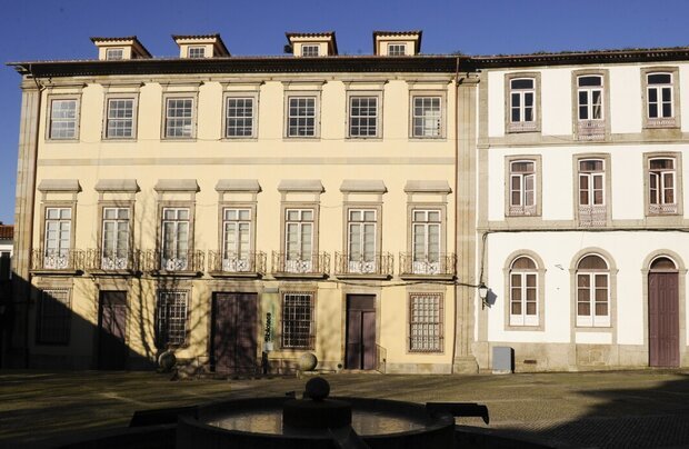 Teatro de Fantoches • Natal na Biblioteca Raul Brandão