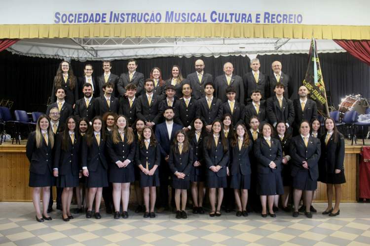 BANDA DE A-DOS-FRANCOS