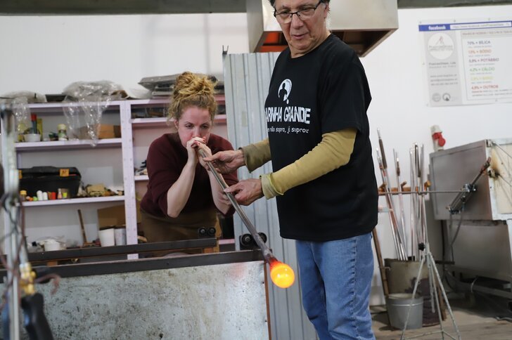 DEMONSTRAÇÕES E OFICINA CRIATIVA DE VIDRO SOPRADO