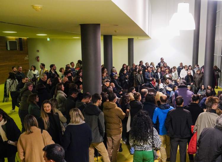 Há qualquer coisa prestes a acontecer