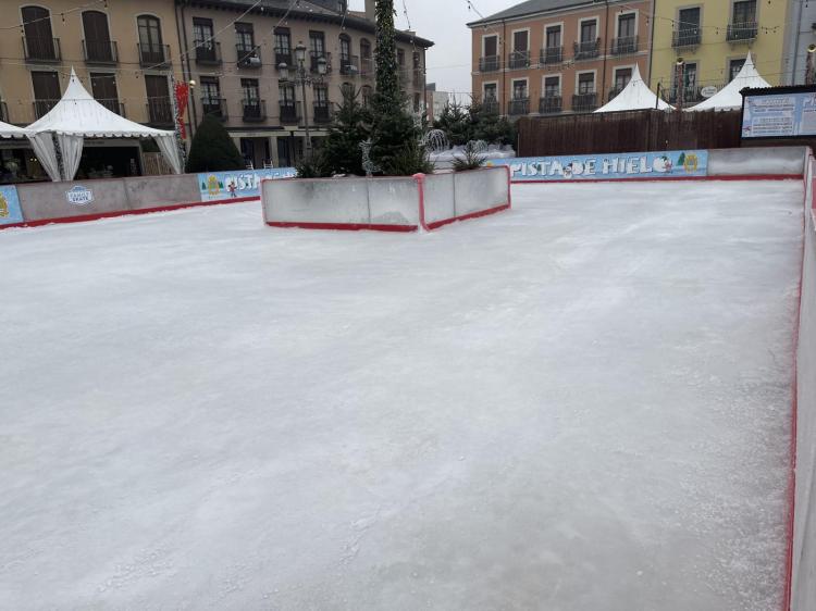 PISTA DE PATINAJE SOBRE HIELO
