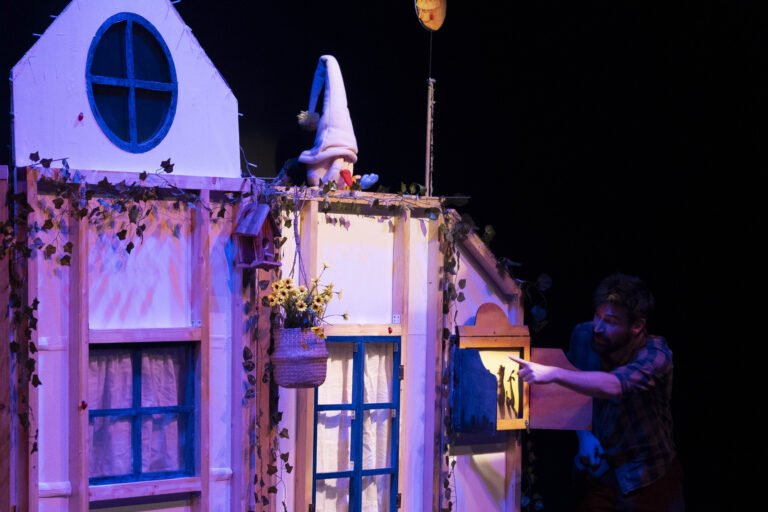 Os Náufragos Teatro | Comenoites