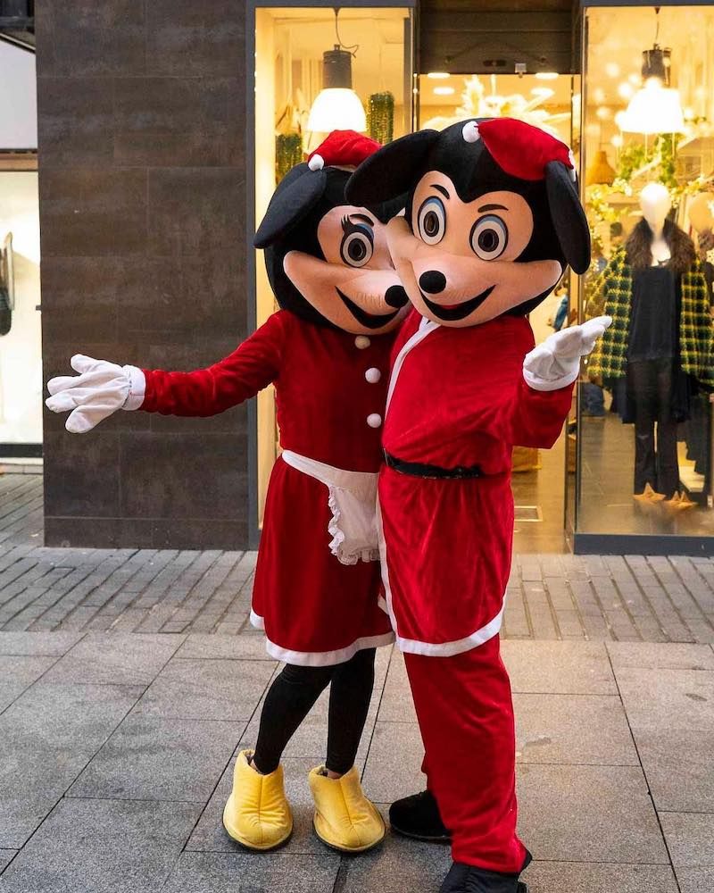 Pasacalles Mickey y Minnie Mouse