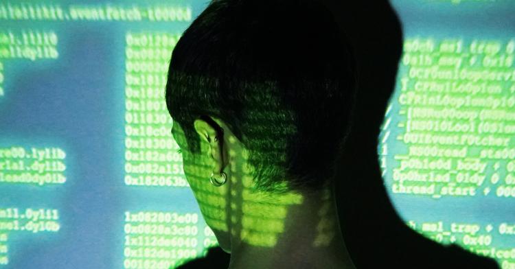 SELF-UNCENSORED [UNCODING] - Códigos, Censura e Resistência