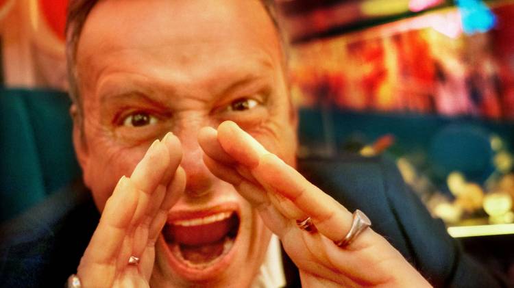 LUTA LIVRE apresenta CONTRAFAÇÃO