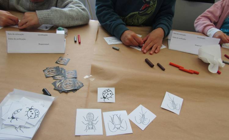 Caça aos Comedores de Livros!