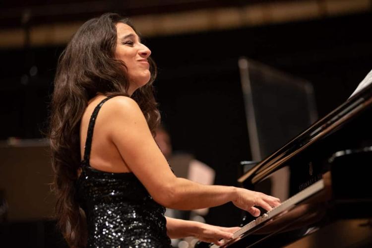 MARINA RUIZ MATA - Pianista, compositora, aranjadora e cantora