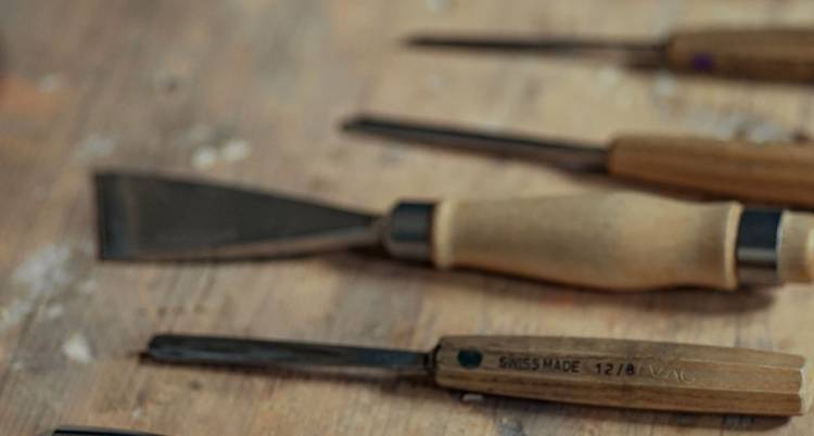 Curso de Escultura em Madeira