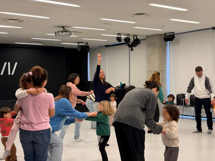 Biblioteca Municipal promove oficina de “Biodanza” para famílias