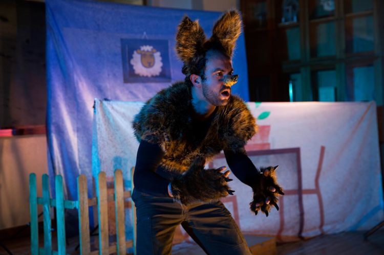 A verdadeira estória de o Pedro e o Lobo