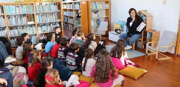 Ouvir Histórias na Biblioteca Municipal da Trofa
