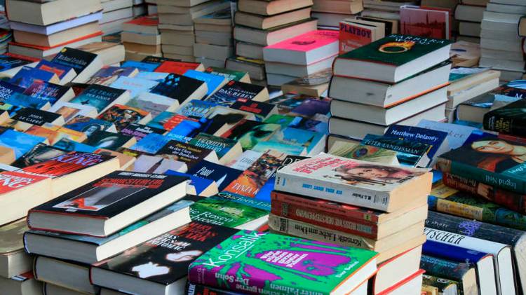 Mercadillo de Intercambio de Libros