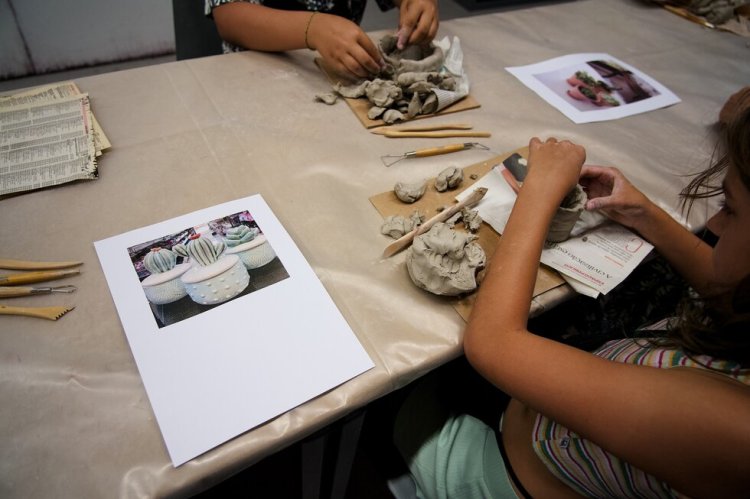 Ateliers Livres - Páscoa 2026 com a artista Aléxia Delorne