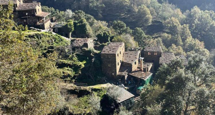 Da Terra à Parede – Iniciação às Argamassas de Cal