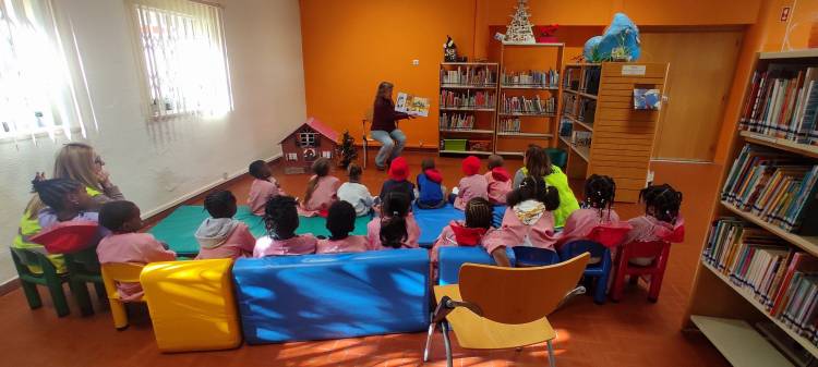 Às Páginas Tantas… Há uma história para ouvir