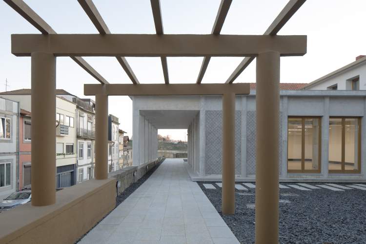 O CUIDADO INVISÍVEL: PRÁTICAS DE CONSERVAÇÃO E RESTAURO NO QUOTIDIANO DAS COLEÇÕES