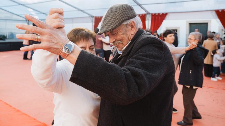 “Há Baile na Aldeia” especial Carnaval