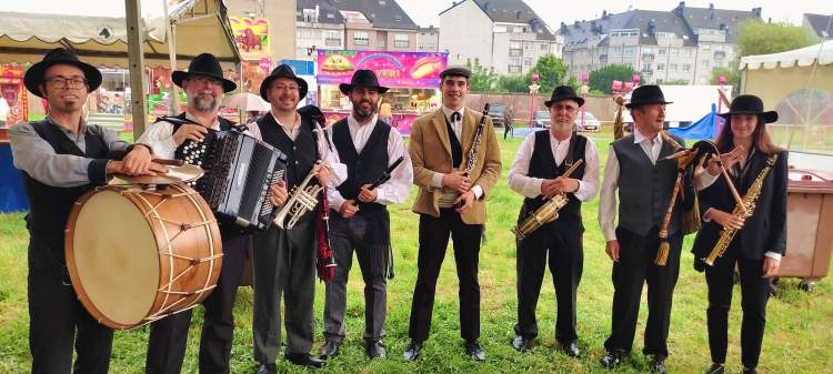 OS MÁQUINAS – CHARANGA TRADICIONAL OS MAQUINAS