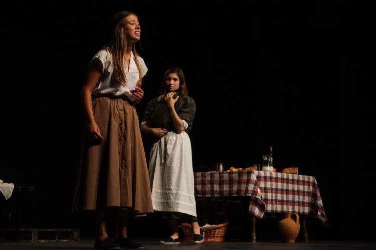 Yerma - Compañia de Teatro Noite Bohemia