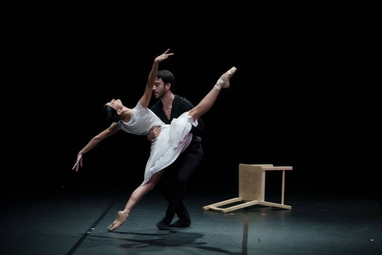 Murmúrios de Pedro e Inês, de Dança em Diálogos