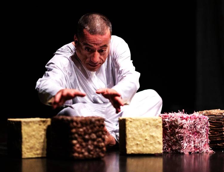 O CUBO - Teatro para bebés/infância e não Só