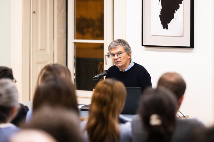 História da Igreja através de nove igrejas