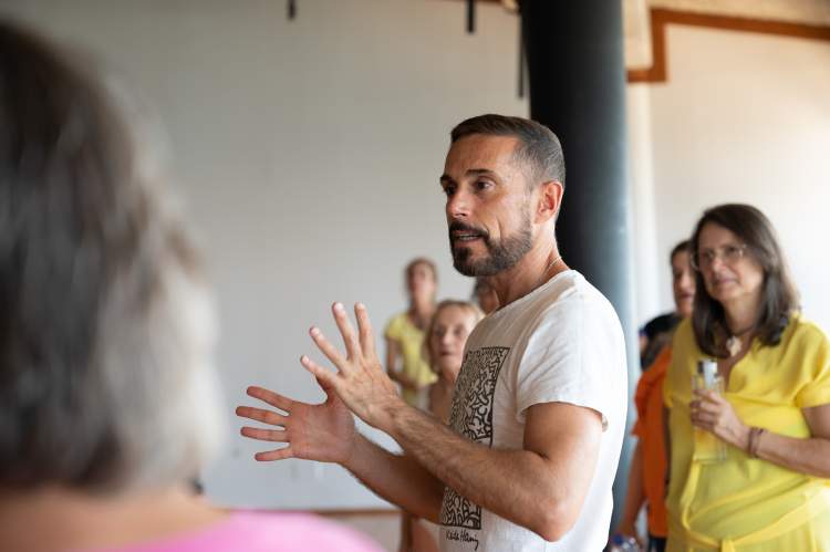 Dança Contemporânea + 55 anos - Oficina com Rafael Alvarez