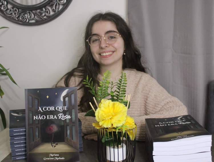 Lançamento do livro 'A cor que não era Rosa' de Mariana Machado