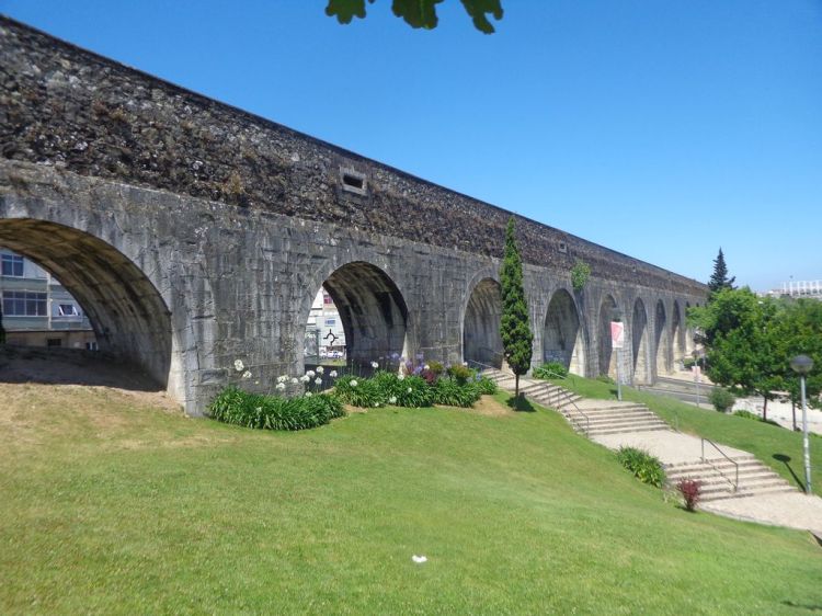 Caminhando na Rota do Aqueduto das Águas Livres