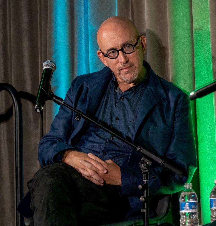 Flacofolio: Micro-Essay, Counter-Narrative, and Image