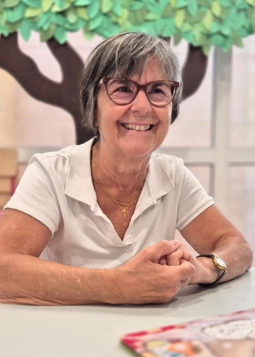 Hoje Temos Visitas... A Avó vem à Biblioteca Contar Histórias