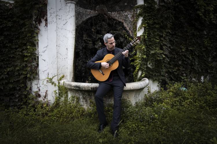 ​N​ovos Rumos: Música Luso-Brasileira com Yuri Marchese