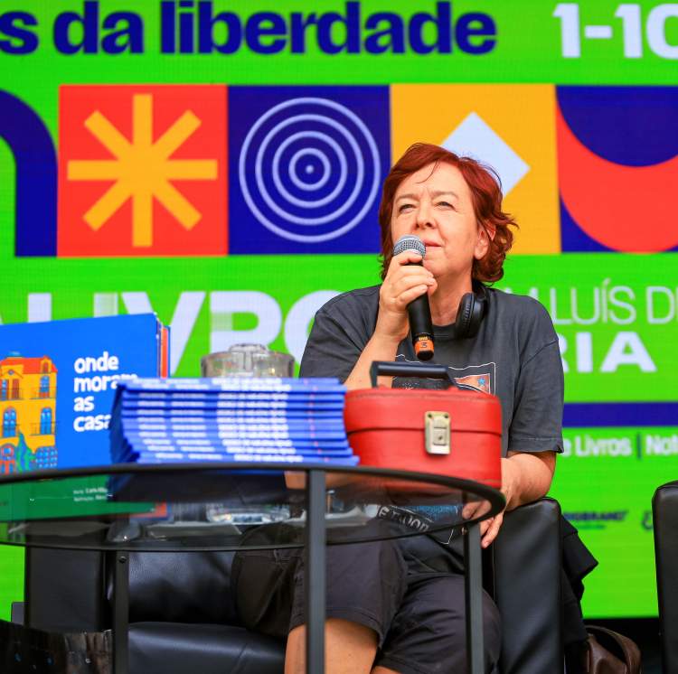 OFICINA — LITERATURA INFANTOJUVENIL E SOCIEDADE — COMO OS LIVROS PARA OS MAIS NOVOS ACOMPANHAM OS MOMENTOS DE VIRAGEM HISTÓRICA