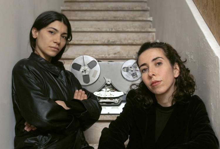 Teatro: Rádio Clandestina de Isabel Costa | Os Possessos
