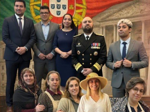 REVISTA À PORTUGUESA “QUEM MANDA SÃO ELAS”, pelo Clube Artístico Lacobrigense