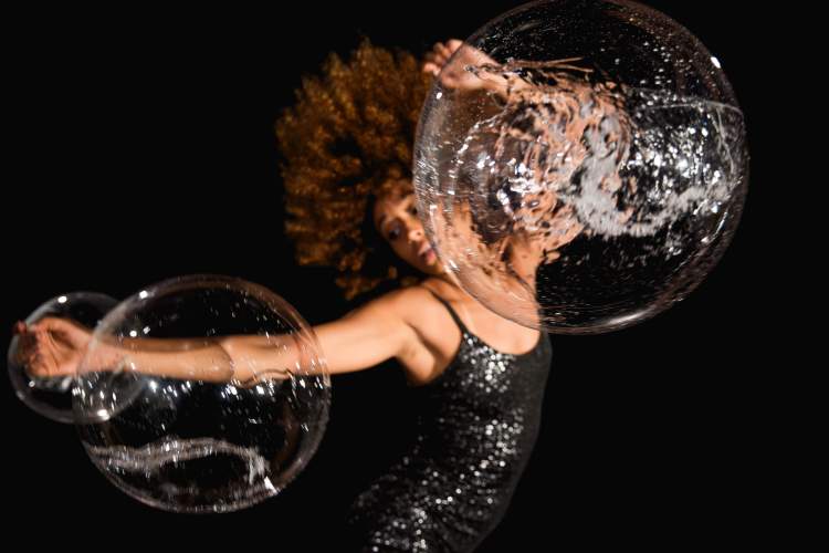 Alice Ripoll - Adorno