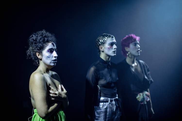 Maurícia | Neves com Ana de Oliveira e Silva, Jo Castro, Mara Nunes & Vera Martins - sensível