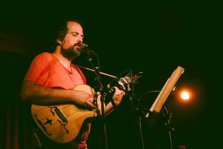 Zeca, Zeca e mais Zeca!!! - B Fachada canta Zeca Afonso