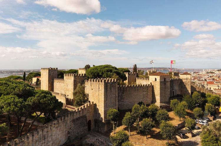 Abril no Castelo: Caminhos da Liberdade